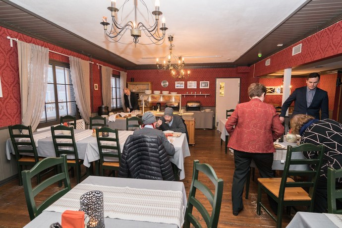 Imagen del bar/restaurante del Hotel Kievari Ylitornio. Foto 10