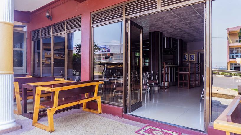 Imagen del bar/restaurante del Hotel Kigali Holiday. Foto 2