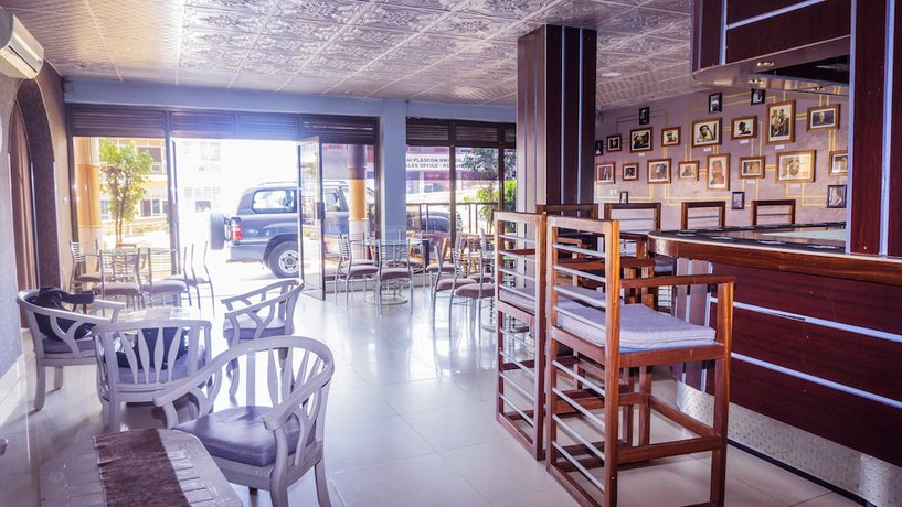 Imagen del bar/restaurante del Hotel Kigali Holiday. Foto 4