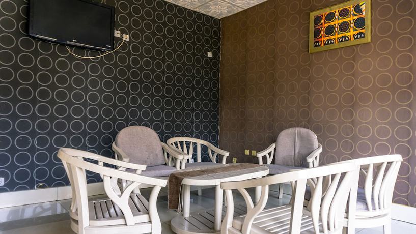 Imagen de los interiores del Hotel Kigali Holiday. Foto 20