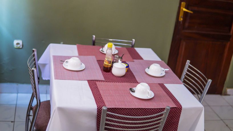 Imagen del bar/restaurante del Hotel Kigali Holiday. Foto 6