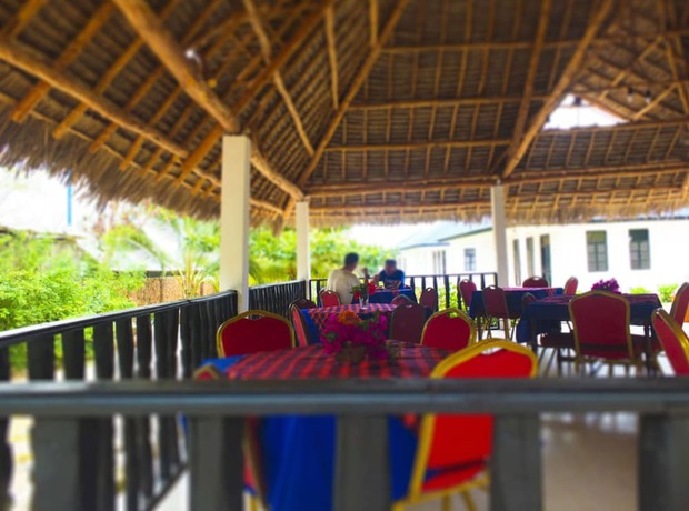 Imagen del bar/restaurante del Hotel Kigwedeni Villas. Foto 3