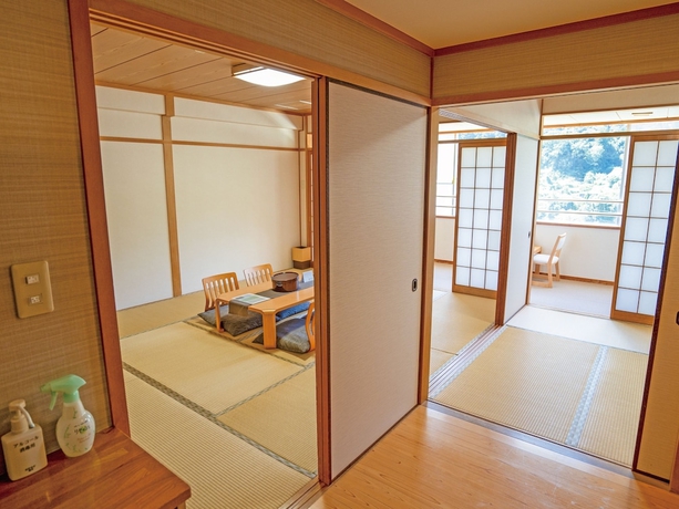 Imagen de la habitación del Hotel Kiimiso. Foto 5