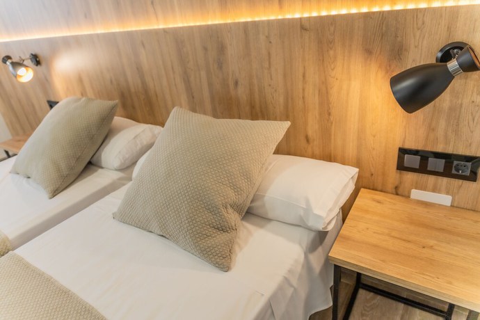 Imagen de la habitación del Hotel Kika. Foto 4