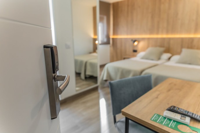 Imagen de la habitación del Hotel Kika. Foto 5