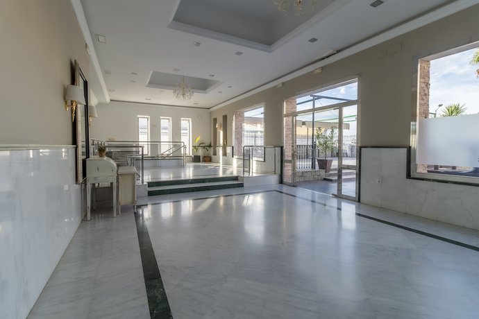 Imagen de los interiores del Hotel Kika. Foto 18