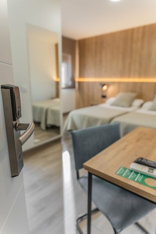 Imagen de la habitación del Hotel Kika. Foto 13