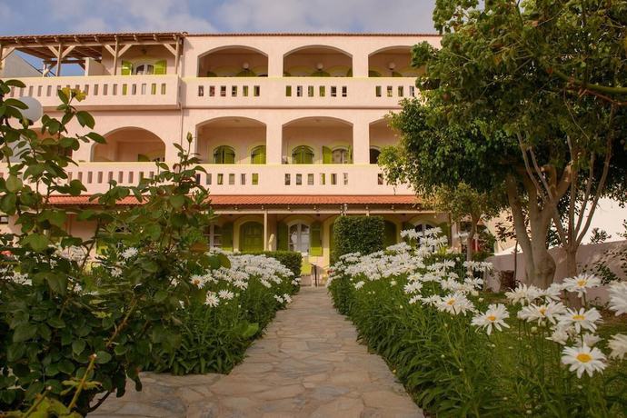 Imagen de los exteriores del Hotel Kiklamino. Foto 19