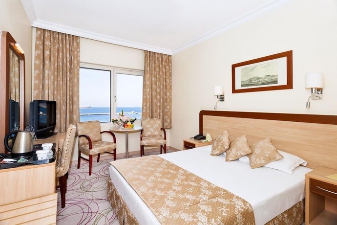 Imagen de la habitación del Hotel Kilim Otel Izmir. Foto 10