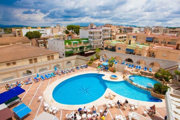 Imagen de la piscina del Hotel Kilimanjaro. Foto 13