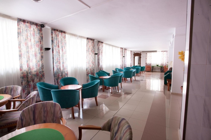 Imagen de los interiores del Hotel Kilimanjaro. Foto 11