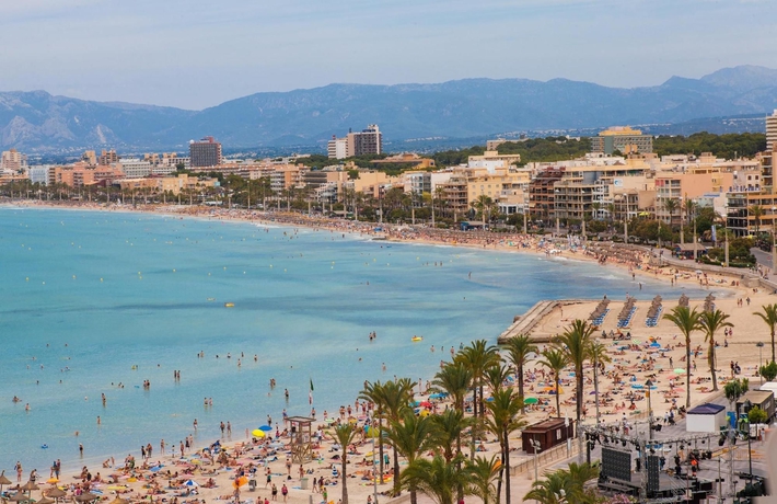 Imagen de los exteriores del Hotel Kilimanjaro. Foto 6