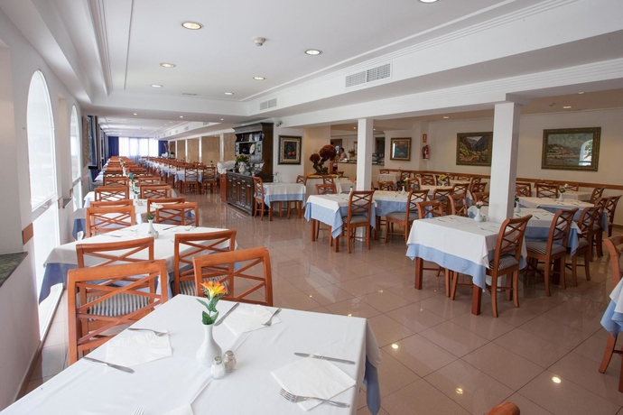 Imagen del bar/restaurante del Hotel Kilimanjaro. Foto 2