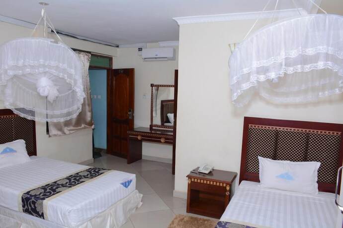 Imagen general del Hotel Kilimanjaro Inn. Foto 11