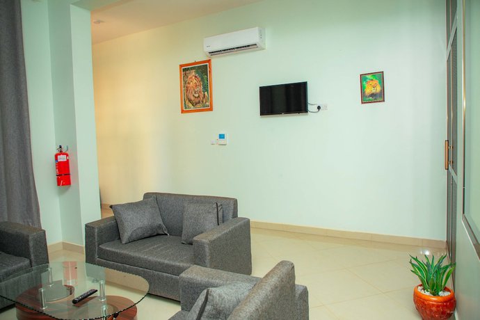 Imagen de los interiores del Hotel Kilimanjaro White House. Foto 18