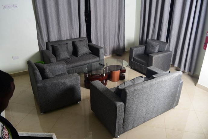 Imagen de los interiores del Hotel Kilimanjaro White House. Foto 19