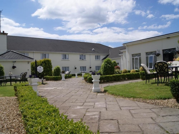 Imagen de los exteriores del Hotel Killarney Oaks. Foto 3