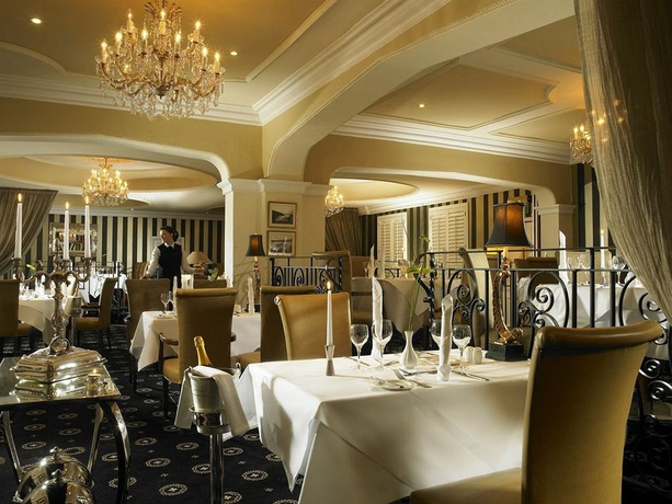 Imagen del bar/restaurante del Hotel Killarney Royal. Foto 4