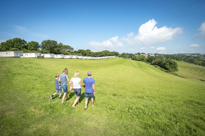 Imagen de los exteriores del Hotel Killigarth Manor Holiday Park. Foto 8