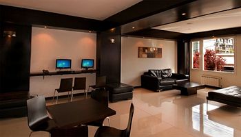 Imagen de los interiores del Hotel Kilton. Foto 13