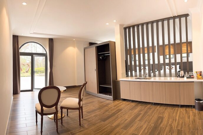 Imagen de la habitación del Hotel Kim Resort - Khu Nghĩ Dưỡng Rừng L&aacute; Kim. Foto 9
