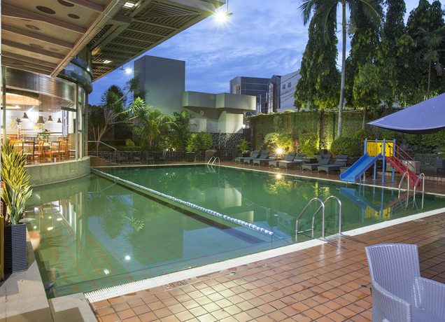 Imagen de la piscina del Hotel Kimaya Slipi Jakarta by Harris. Foto 15