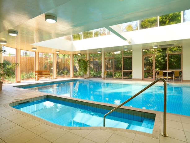 Imagen de la piscina del Hotel Kimberley Gardens and Serviced Apartments. Foto 11