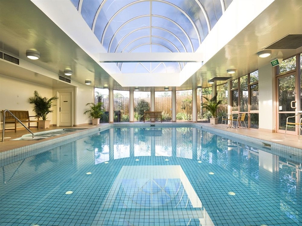 Imagen de la piscina del Hotel Kimberley Gardens and Serviced Apartments. Foto 12