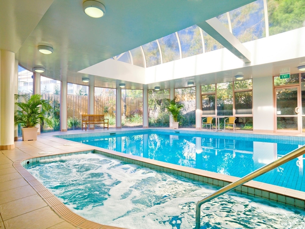 Imagen de la piscina del Hotel Kimberley Gardens and Serviced Apartments. Foto 13