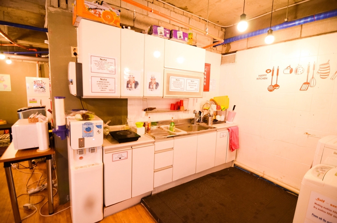 Imagen del bar/restaurante del Hotel Kimchee Sinchon Guesthouse. Foto 3