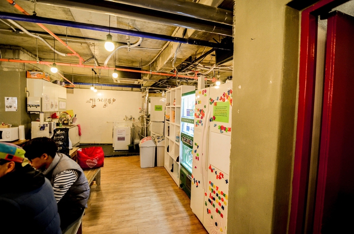 Imagen del bar/restaurante del Hotel Kimchee Sinchon Guesthouse. Foto 5