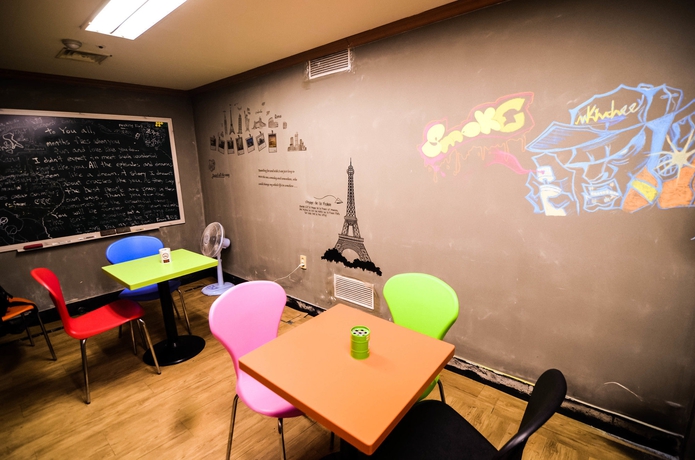 Imagen de los interiores del Hotel Kimchee Sinchon Guesthouse. Foto 14