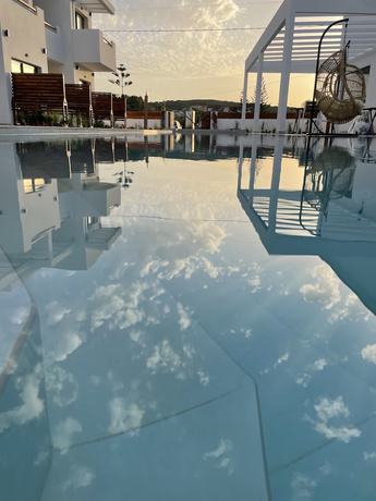 Imagen de la piscina del Hotel Kimiro Tsilivi. Foto 19