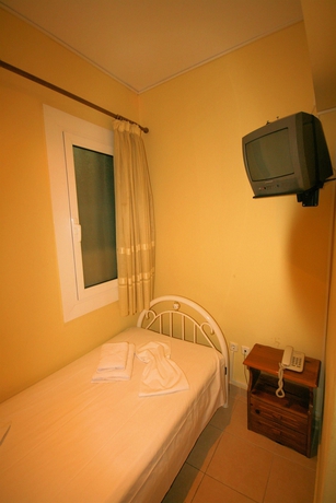 Imagen de la habitación del Hotel Kimon Athens. Foto 3