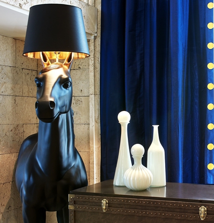 Imagen de los interiores del Hotel Kimpton George , An Ihg. Foto 12