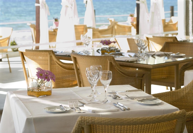 Imagen del bar/restaurante del Hotel Kimpton Los Monteros Marbella. Foto 3