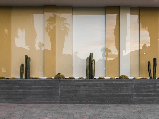 Imagen de los exteriores del Hotel Kimpton Rowan Palm Springs. Foto 13