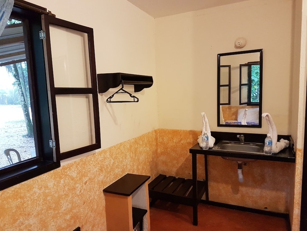 Imagen de la habitación del Hotel Kin Balam Cabanas. Foto 13