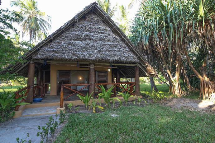 Imagen de los exteriores del Hotel Kinasi Lodge. Foto 6