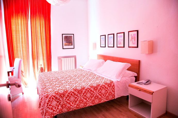 Imagen de la habitación del Hotel Kinda. Foto 2