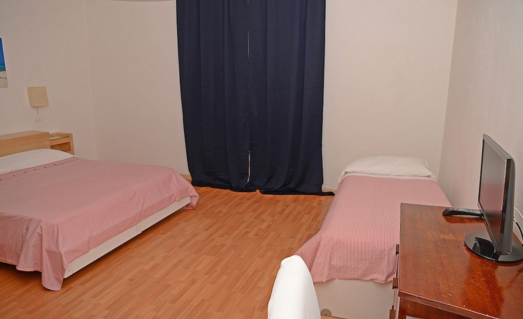 Imagen de la habitación del Hotel Kinda. Foto 9