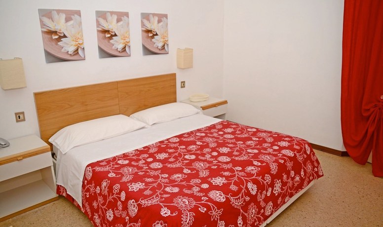 Imagen de la habitación del Hotel Kinda. Foto 13