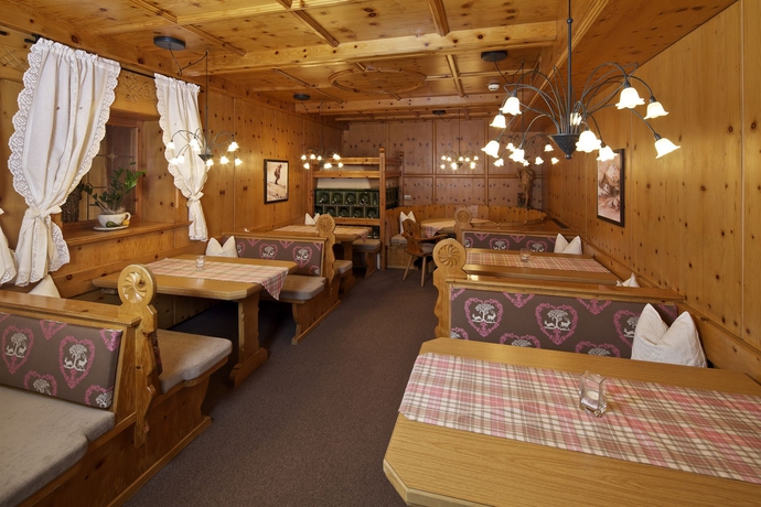 Imagen del bar/restaurante del Hotel Kinder- and Gletscherhotel Hintertuxerhof. Foto 6