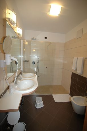 Imagen de la habitación del Hotel Kinderhotel Adriana. Foto 10