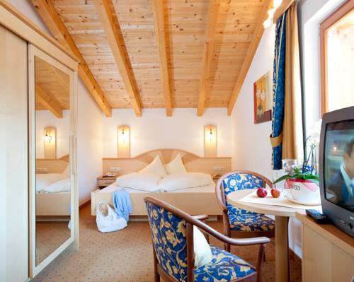 Imagen de la habitación del Hotel Kinderhotel Laderhof. Foto 4