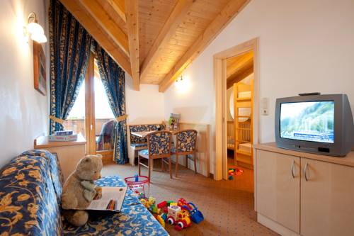 Imagen de la habitación del Hotel Kinderhotel Laderhof. Foto 6