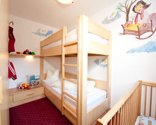 Imagen de la habitación del Hotel Kinderhotel Laderhof. Foto 12