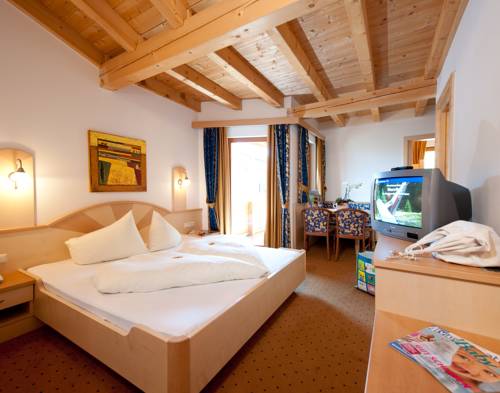 Imagen de la habitación del Hotel Kinderhotel Laderhof. Foto 14