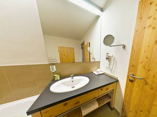 Imagen de la habitación del Hotel Kinderhotel Ramsi. Foto 9