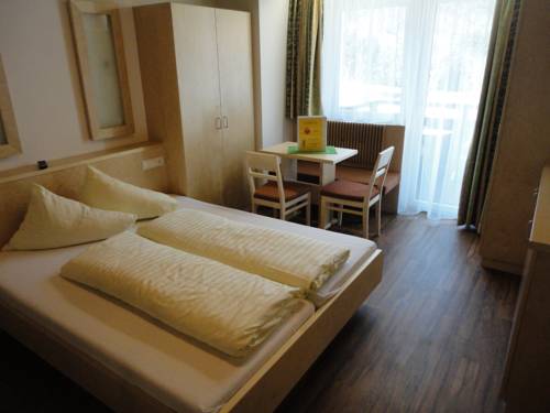 Imagen de la habitación del Hotel Kinderhotel Stefan. Foto 4